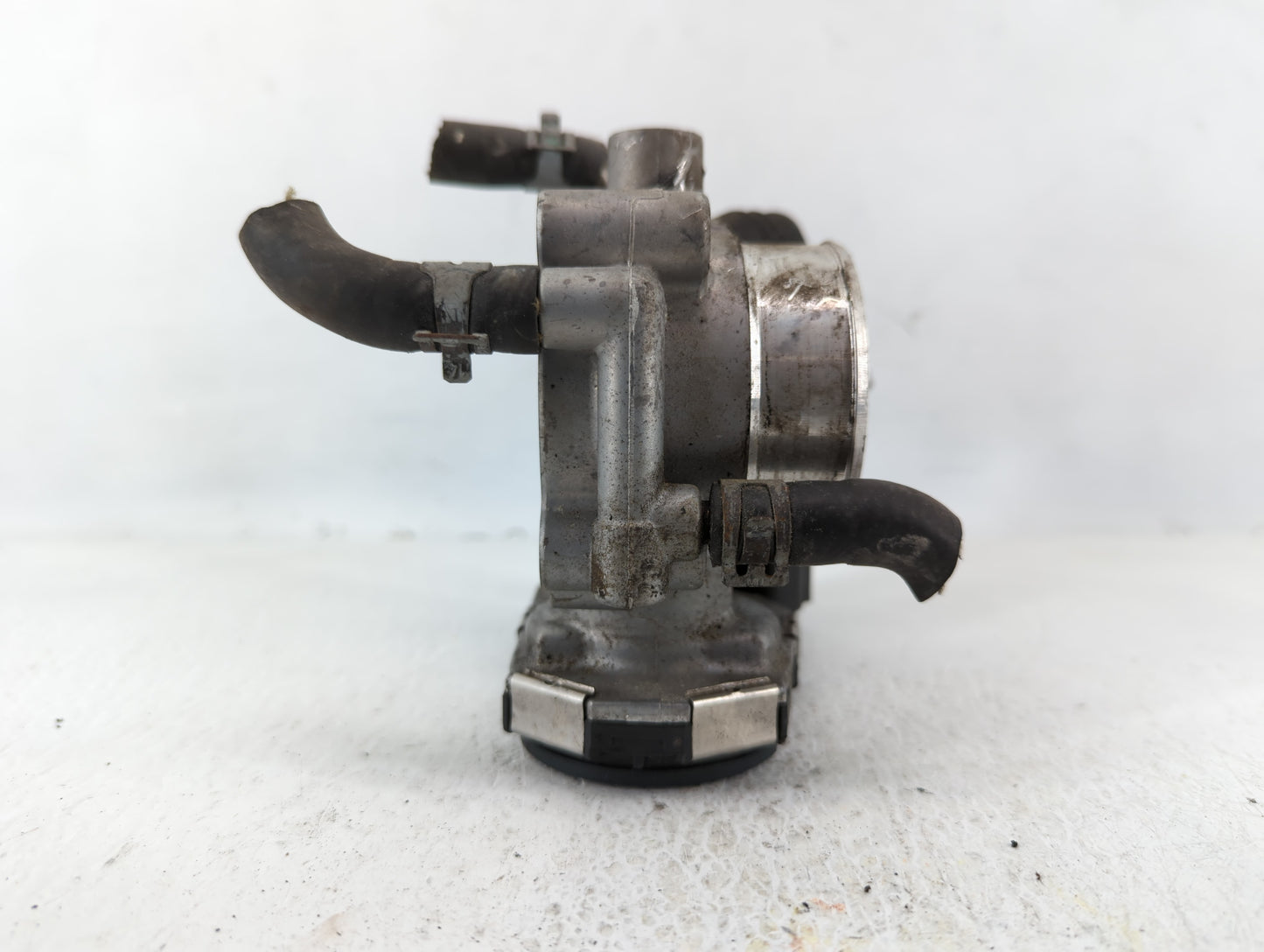 2012-2018 Chevrolet Sonic Throttle Body P/N:55561495 Fits Fits 2009 2010 2011 2012 2013 2014 2015 2016 2017 2018 OEM Used Au
