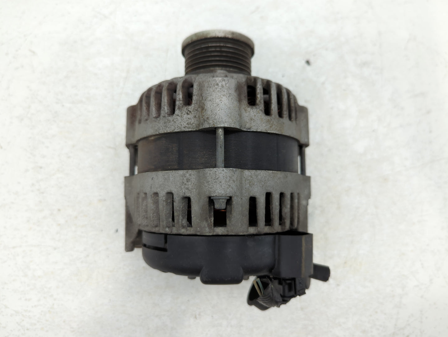 2012-2018 Chevrolet Sonic Alternator Replacement Generator Charging Assembly Engine OEM P/N:13579666 Fits OEM Used Auto Part