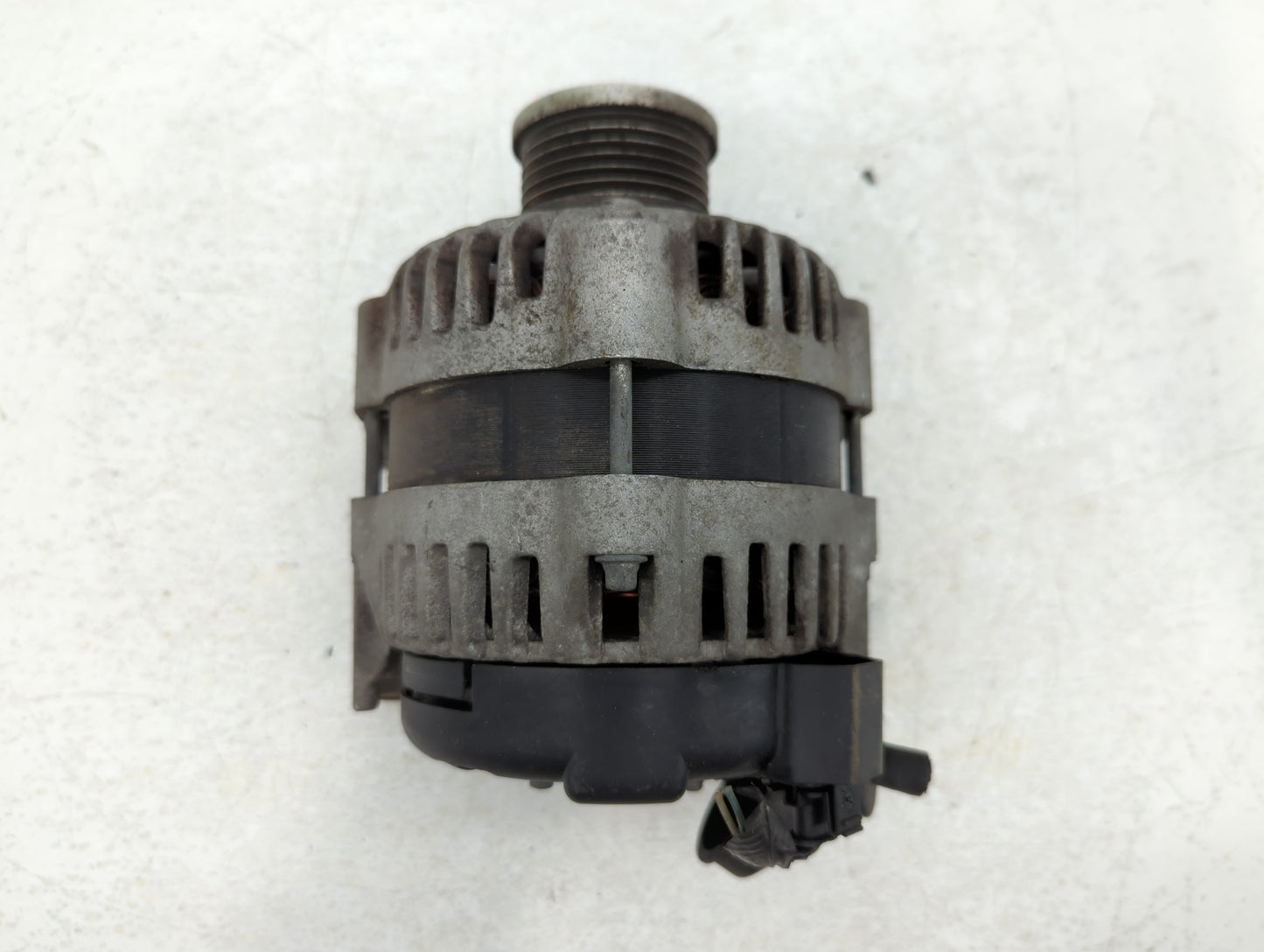 2012-2018 Chevrolet Sonic Alternator Replacement Generator Charging Assembly Engine OEM P/N:13579666 Fits OEM Used Auto Part