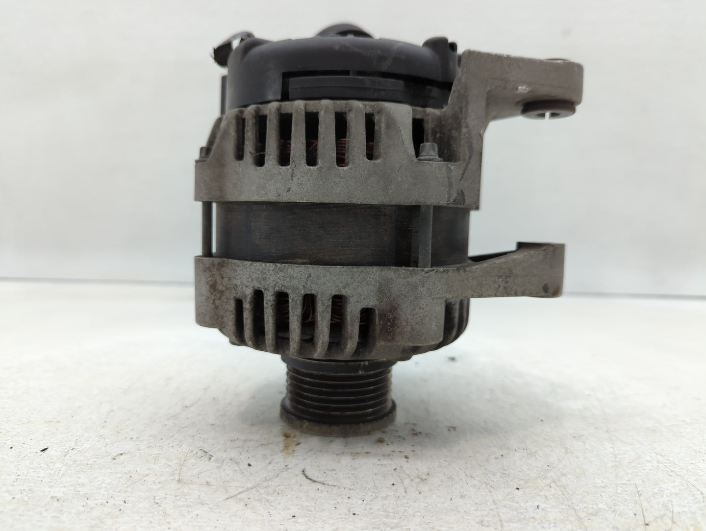 2012-2018 Chevrolet Sonic Alternator Replacement Generator Charging Assembly Engine OEM P/N:13579666 Fits OEM Used Auto Part