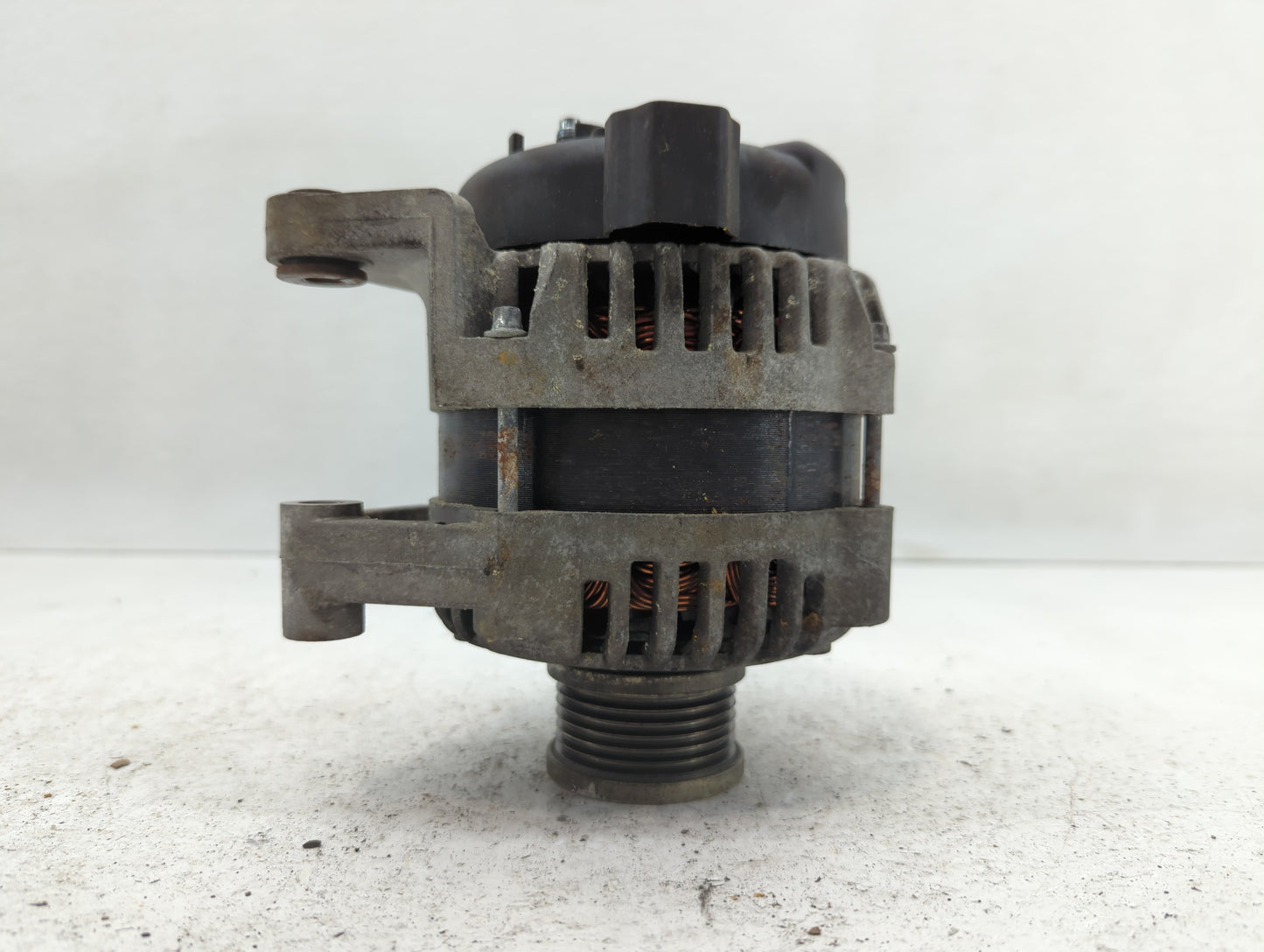 2012-2019 Chevrolet Sonic Alternator Replacement Generator Charging Assembly Engine OEM P/N:13579663 Fits OEM Used Auto Part