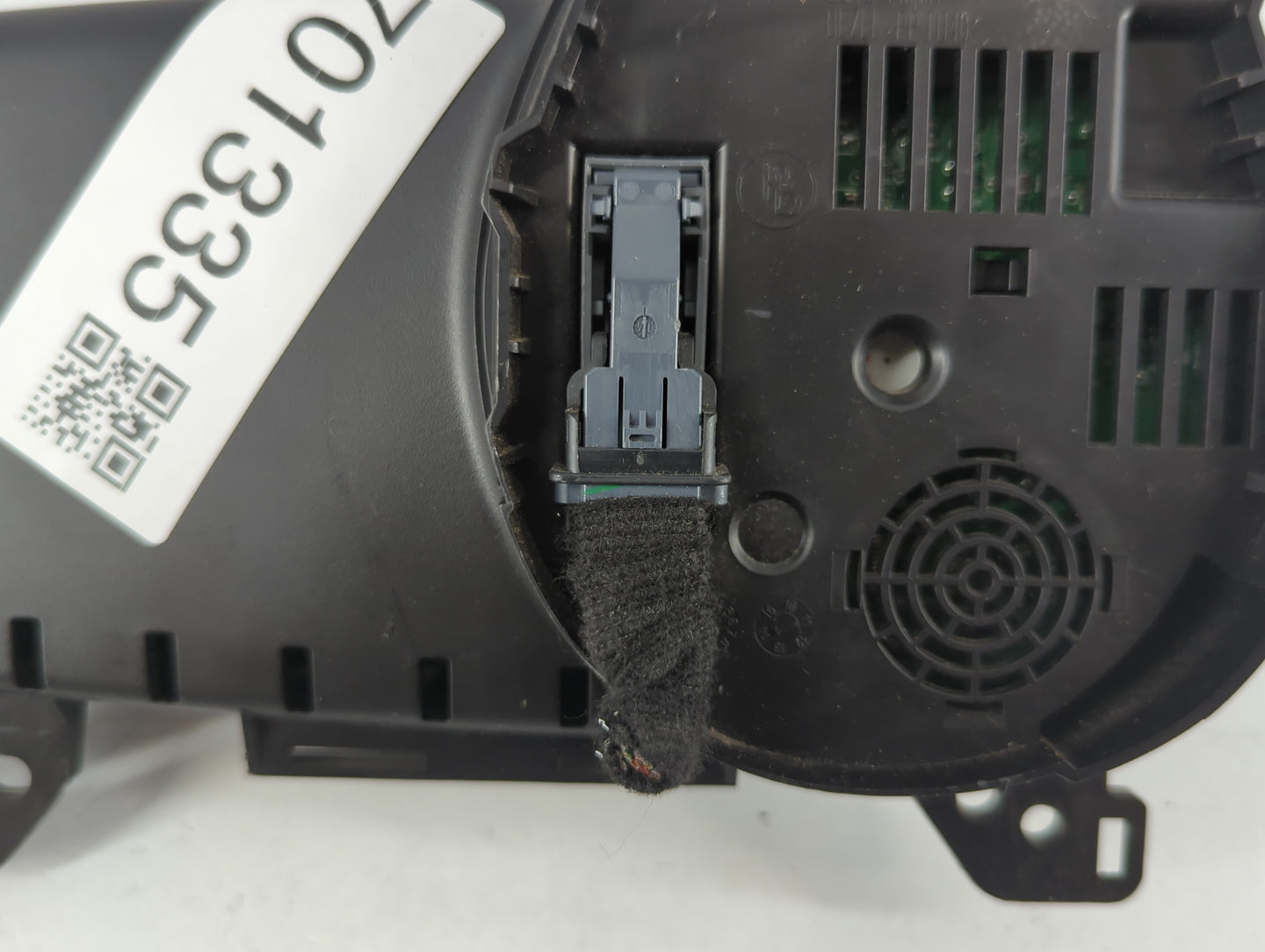 2015-2016 Chevrolet Sonic Instrument Cluster Speedometer Gauges Fits Fits 2015 2016 OEM Used Auto Parts - Oemusedautoparts1.
