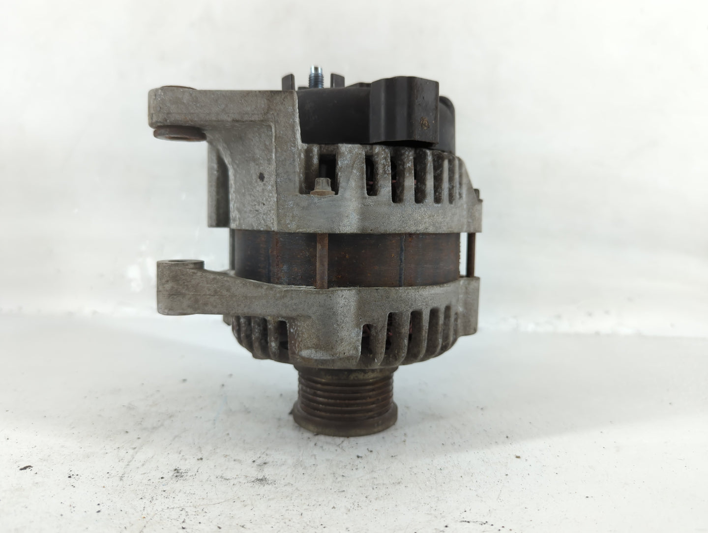 2012-2018 Chevrolet Sonic Alternator Replacement Generator Charging Assembly Engine OEM P/N:15A17 13579666 Fits OEM Used Aut