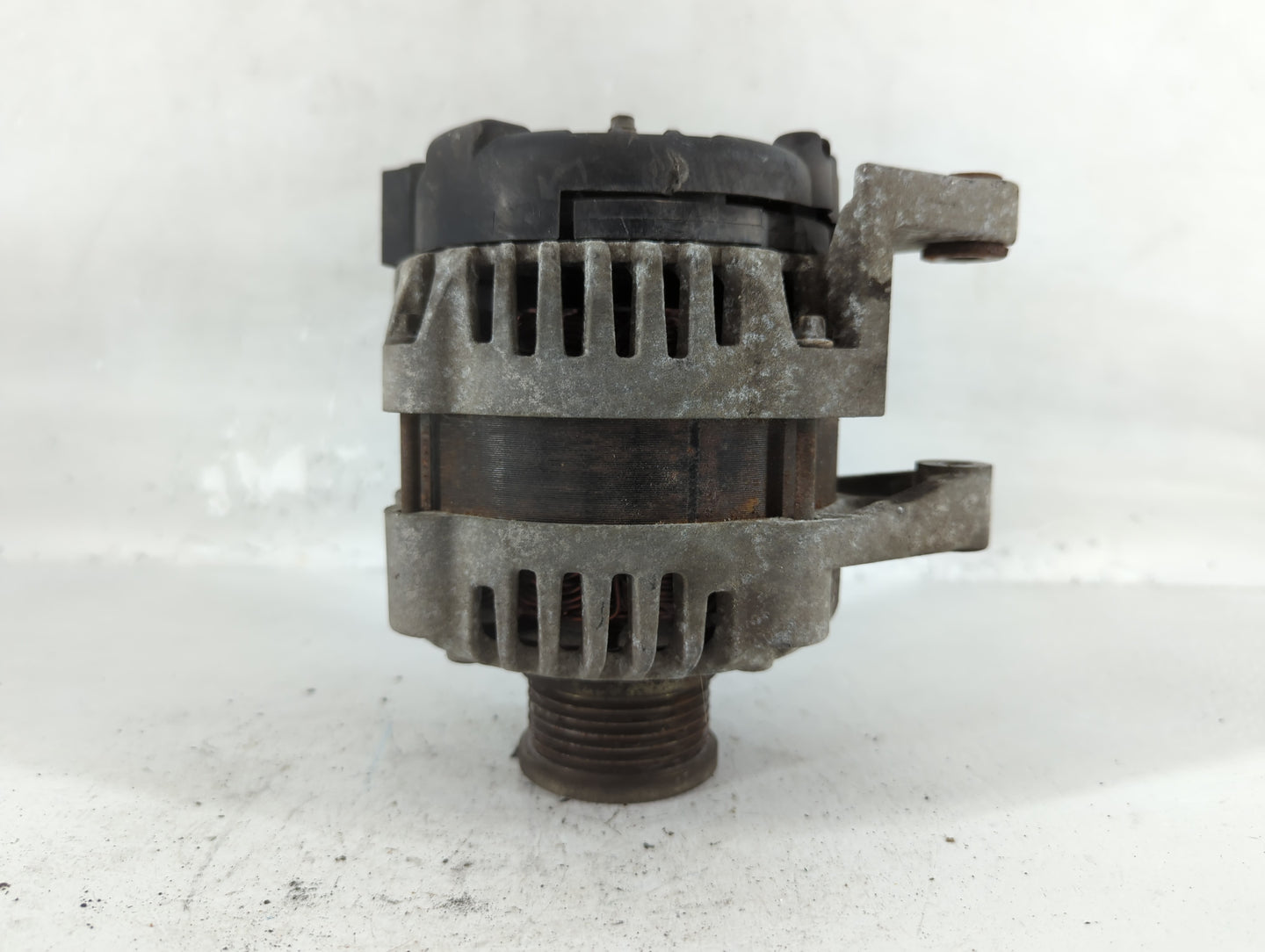 2012-2018 Chevrolet Sonic Alternator Replacement Generator Charging Assembly Engine OEM P/N:15A17 13579666 Fits OEM Used Aut