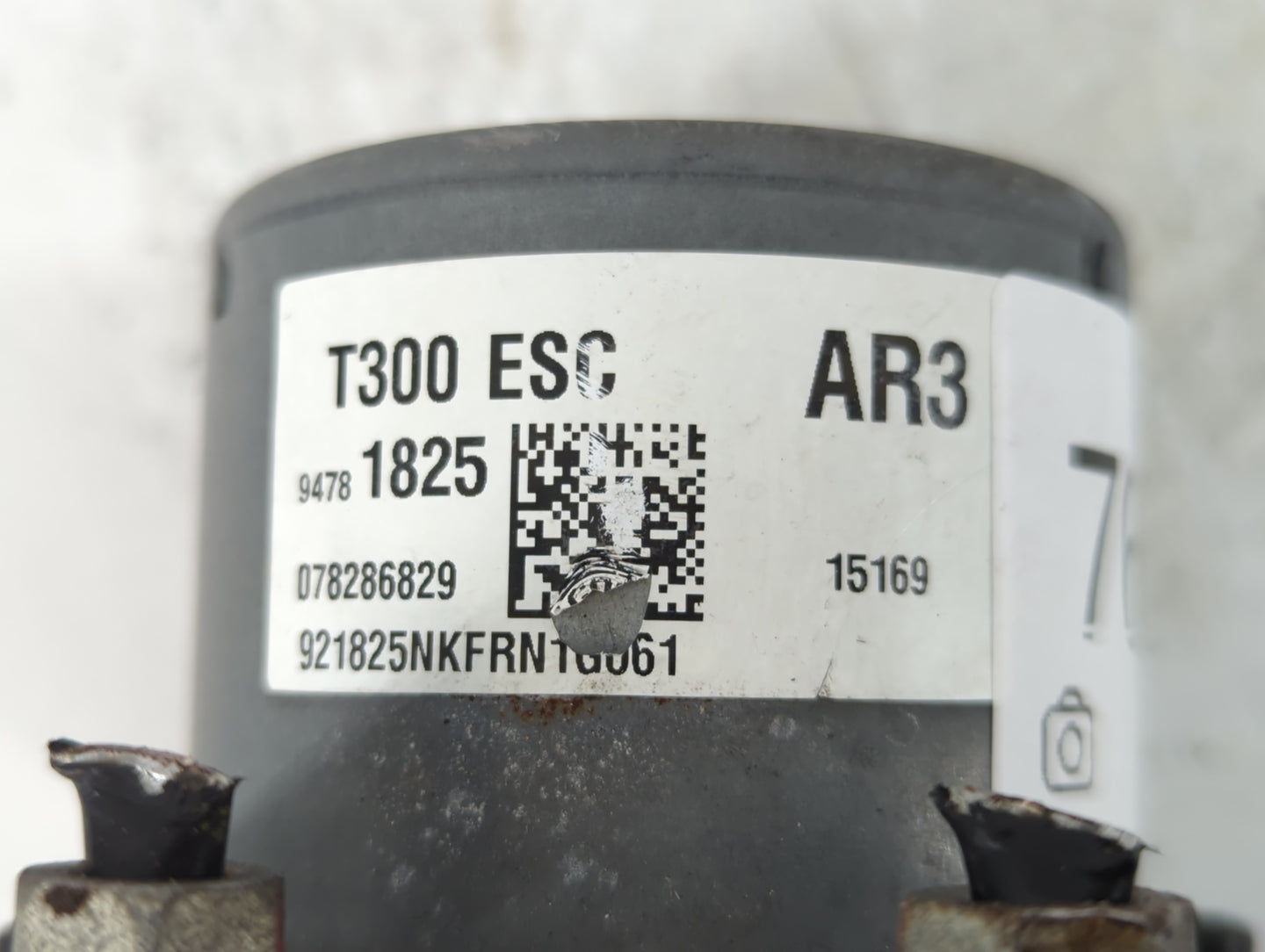 2015-2016 Chevrolet Sonic ABS Pump Control Module Replacement P/N:94781825 Fits Fits 2015 2016 OEM Used Auto Parts - Oemused