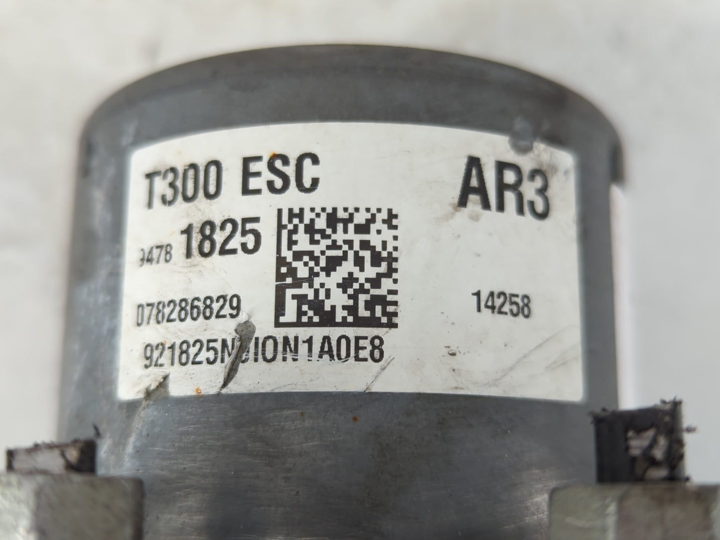 2015-2016 Chevrolet Sonic ABS Pump Control Module Replacement P/N:94781825 Fits Fits 2015 2016 OEM Used Auto Parts - Oemused
