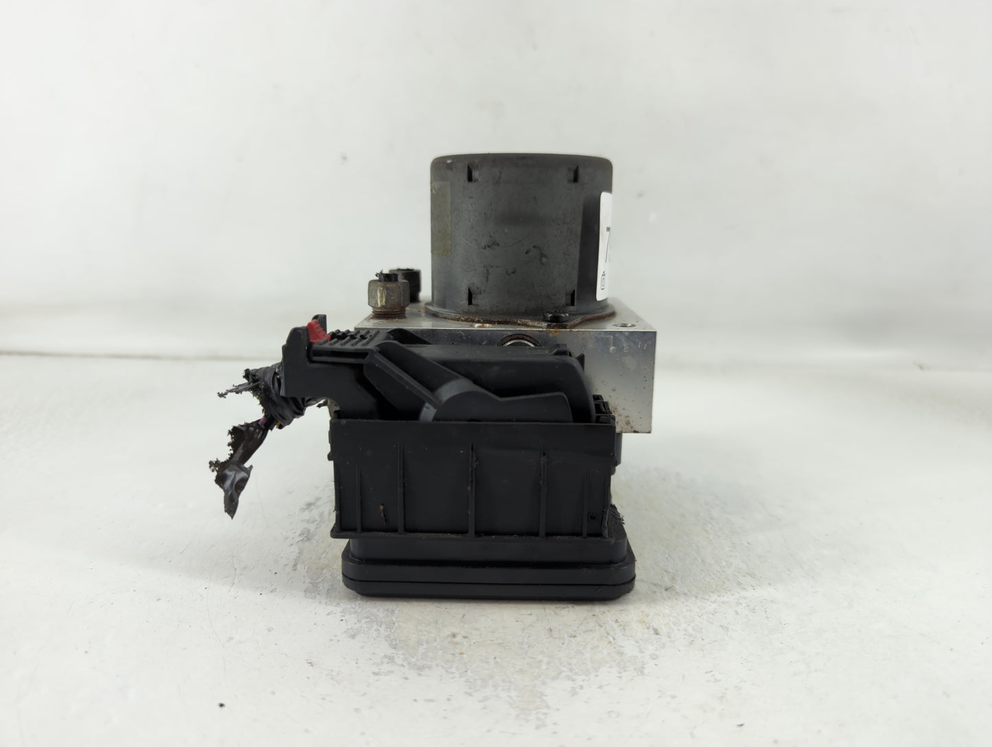 2015-2016 Chevrolet Sonic ABS Pump Control Module Replacement P/N:94781825 Fits Fits 2015 2016 OEM Used Auto Parts - Oemused