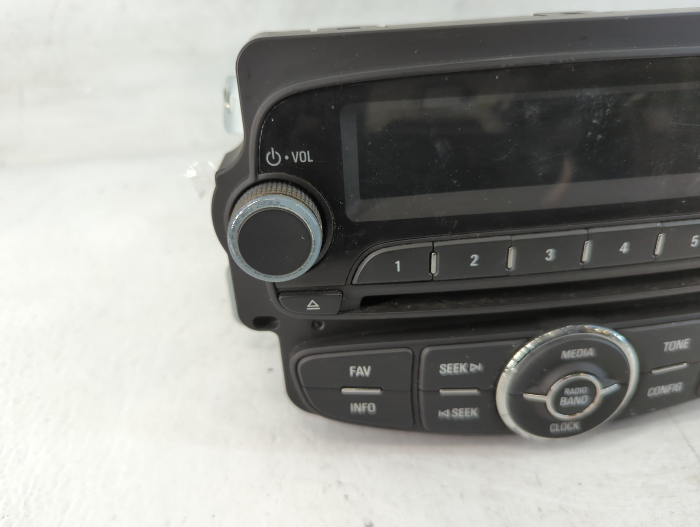 2015 Chevrolet Sonic Radio AM FM Cd Player Receiver Replacement P/N:94533602 Fits OEM Used Auto Parts - Oemusedautoparts1.co
