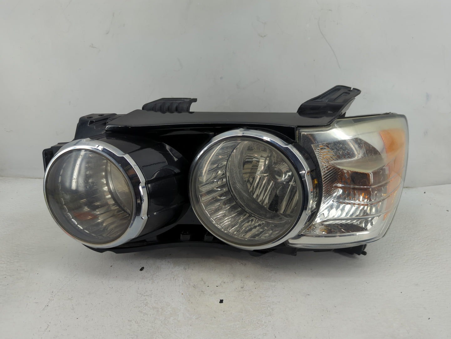 2012-2015 Chevrolet Sonic Driver Left Oem Head Light Headlight Lamp - Oemusedautoparts1.com