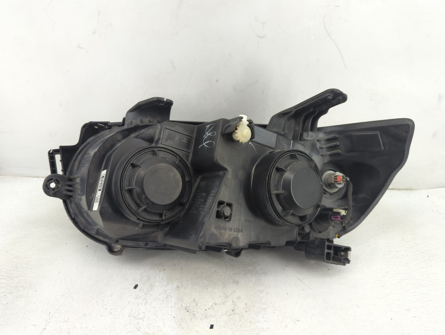 2012-2015 Chevrolet Sonic Passenger Right Oem Head Light Headlight Lamp 827248 - Oemusedautoparts1.com