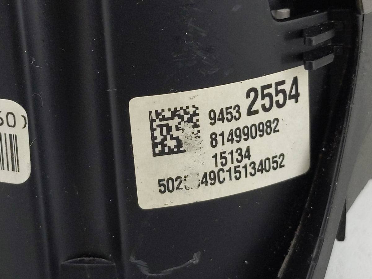 2015 Chevrolet Sonic Instrument Cluster Speedometer Gauges P/N:94532554 Miles:134K Fits OEM Used Auto Parts - Oemusedautopar