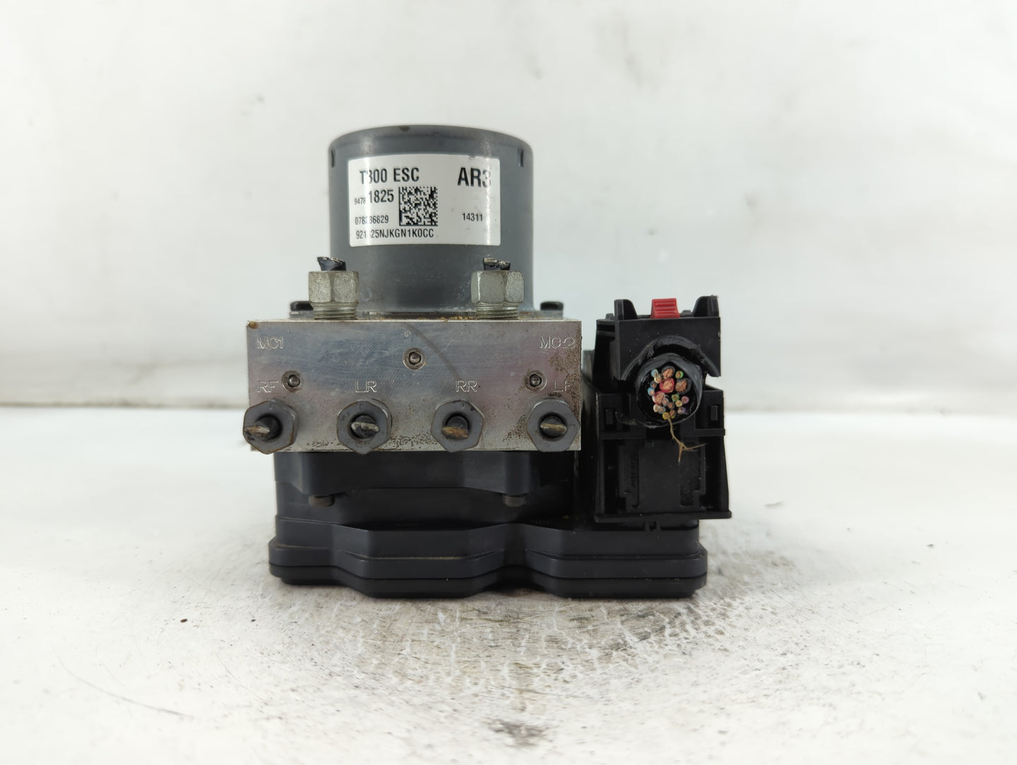 2015-2016 Chevrolet Sonic ABS Pump Control Module Replacement P/N:94781825 T300 ESC Fits Fits 2015 2016 OEM Used Auto Parts 