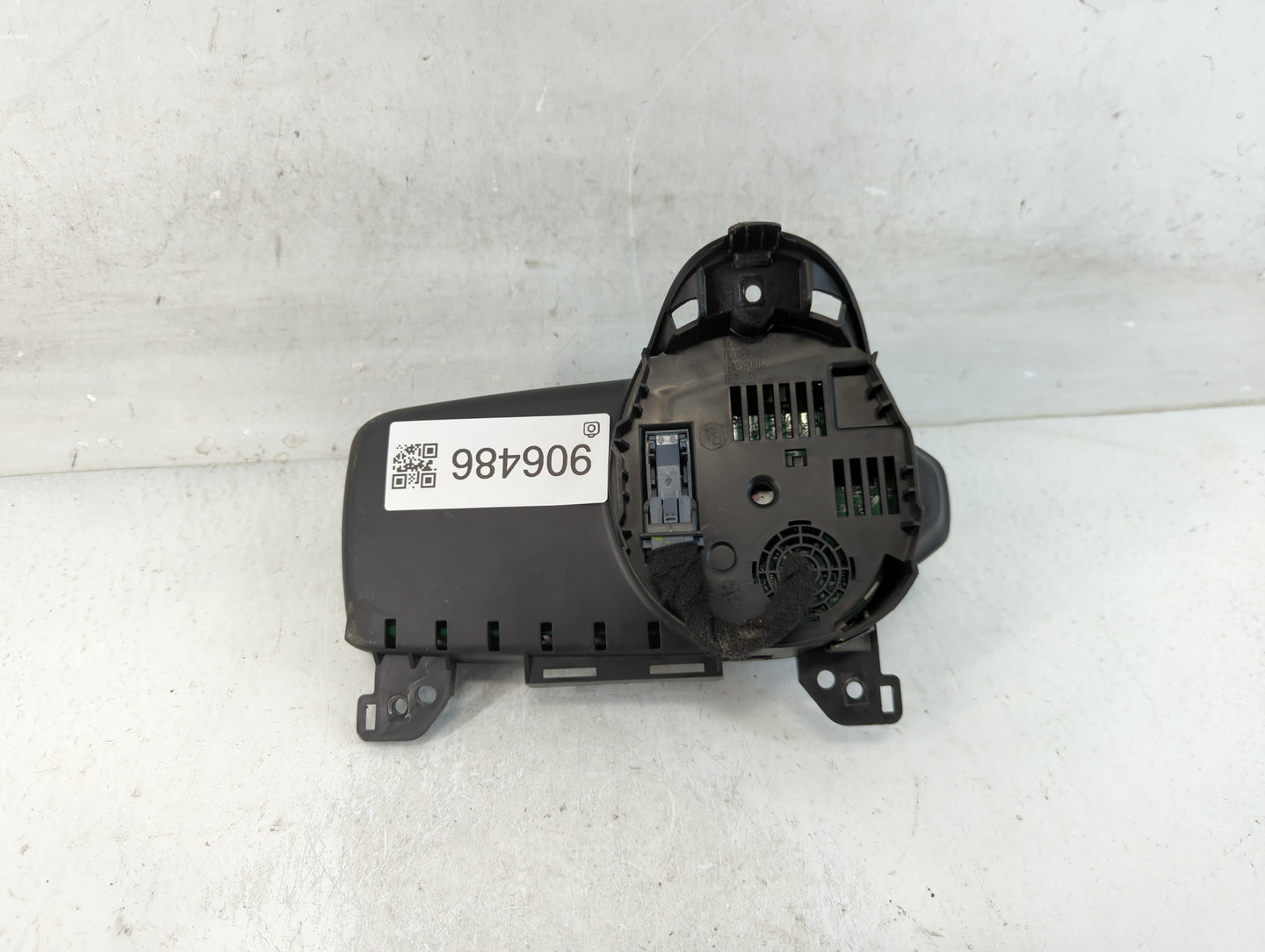 2015 Chevrolet Sonic Instrument Cluster Speedometer Gauges P/N:95271786 Fits OEM Used Auto Parts - Oemusedautoparts1.com