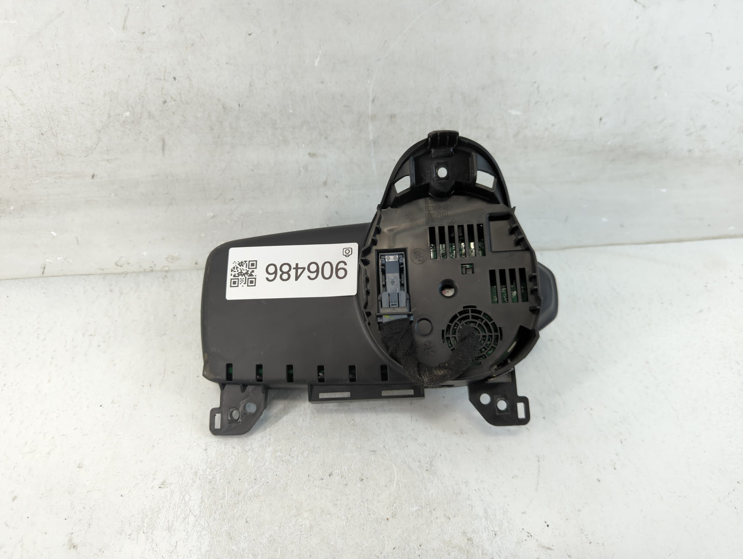 2015 Chevrolet Sonic Instrument Cluster Speedometer Gauges P/N:95271786 Fits OEM Used Auto Parts - Oemusedautoparts1.com
