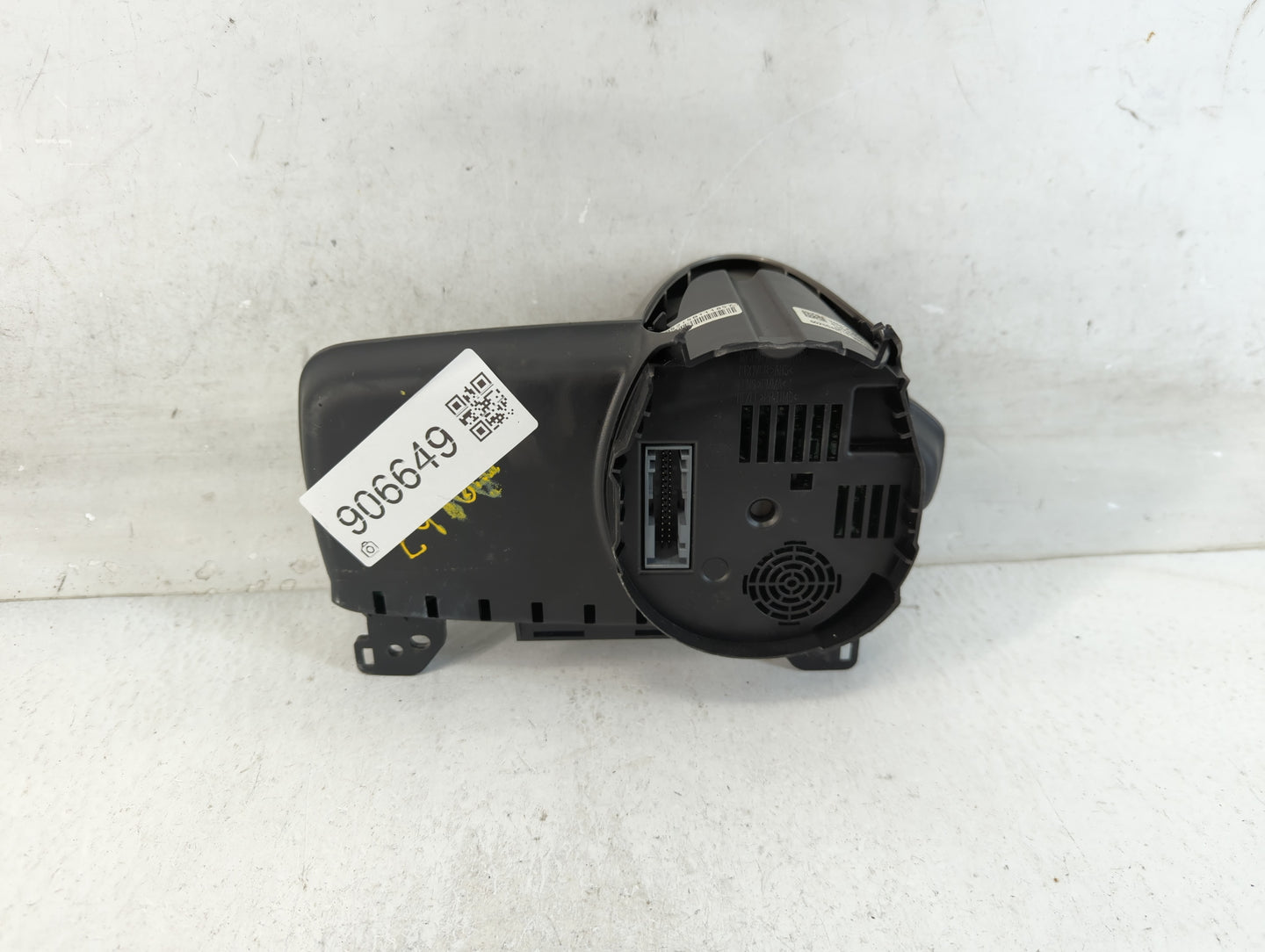 2015-2016 Chevrolet Sonic Instrument Cluster Speedometer Gauges P/N:94532554 Fits Fits 2015 2016 OEM Used Auto Parts - Oemus