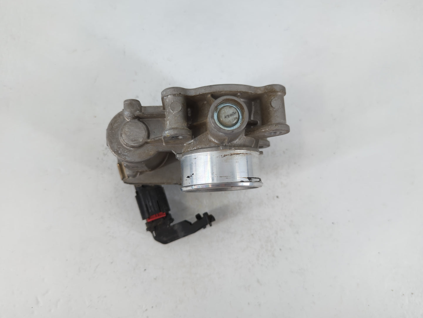 2013-2015 Chevrolet Spark Throttle Body P/N:RME44-1 Fits Fits 2013 2014 2015 OEM Used Auto Parts - Oemusedautoparts1.com