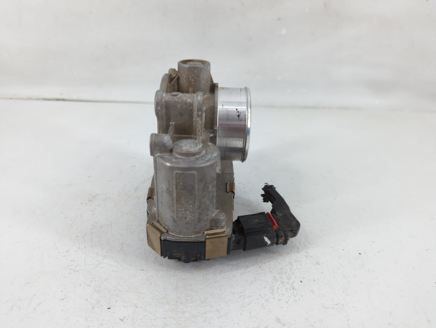 2013-2015 Chevrolet Spark Throttle Body P/N:RME44-1 Fits Fits 2013 2014 2015 OEM Used Auto Parts - Oemusedautoparts1.com