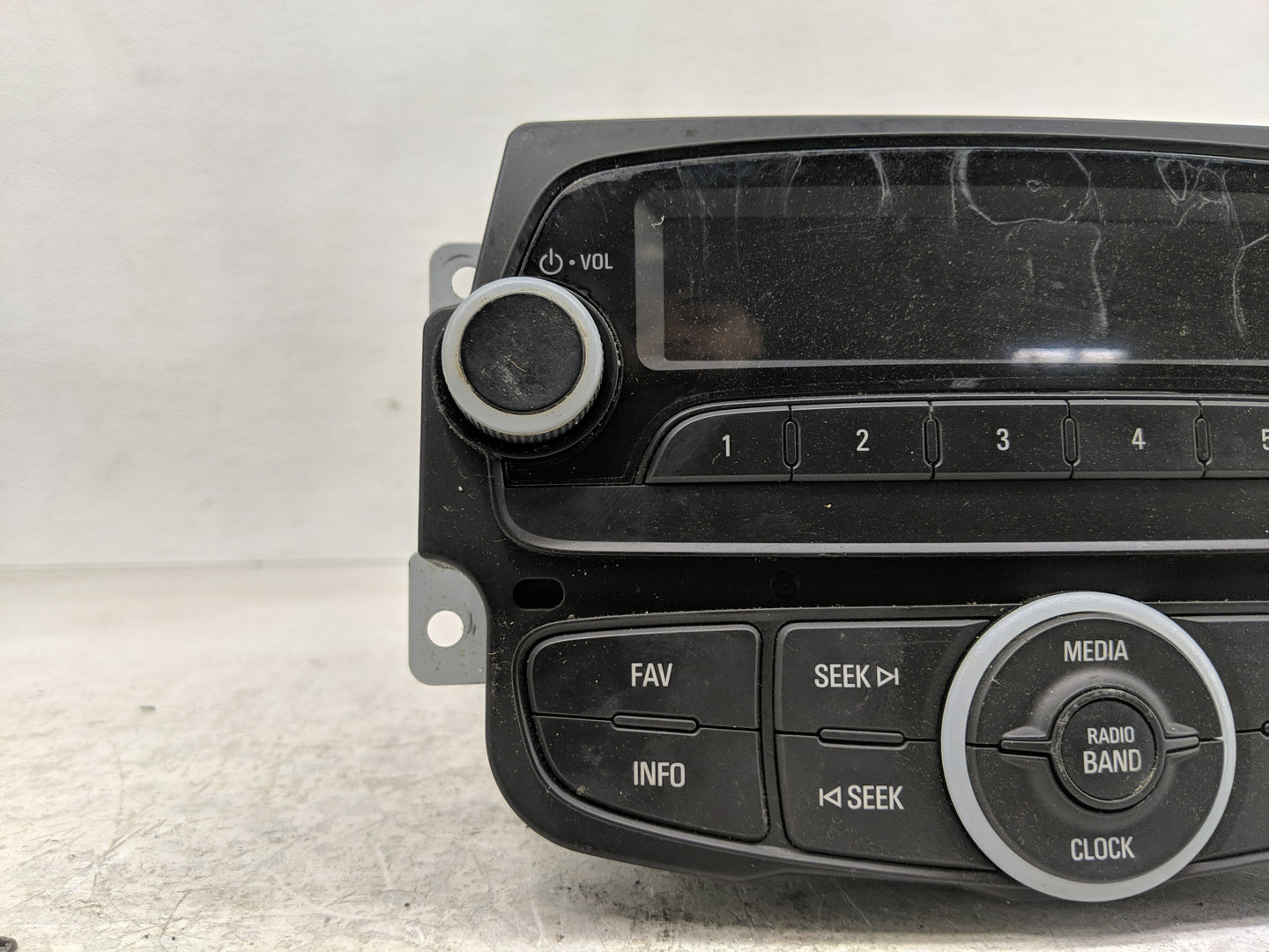 2014-2015 Chevrolet Spark Radio AM FM Cd Player Receiver Replacement P/N:94522210 Fits Fits 2014 2015 OEM Used Auto Parts - 