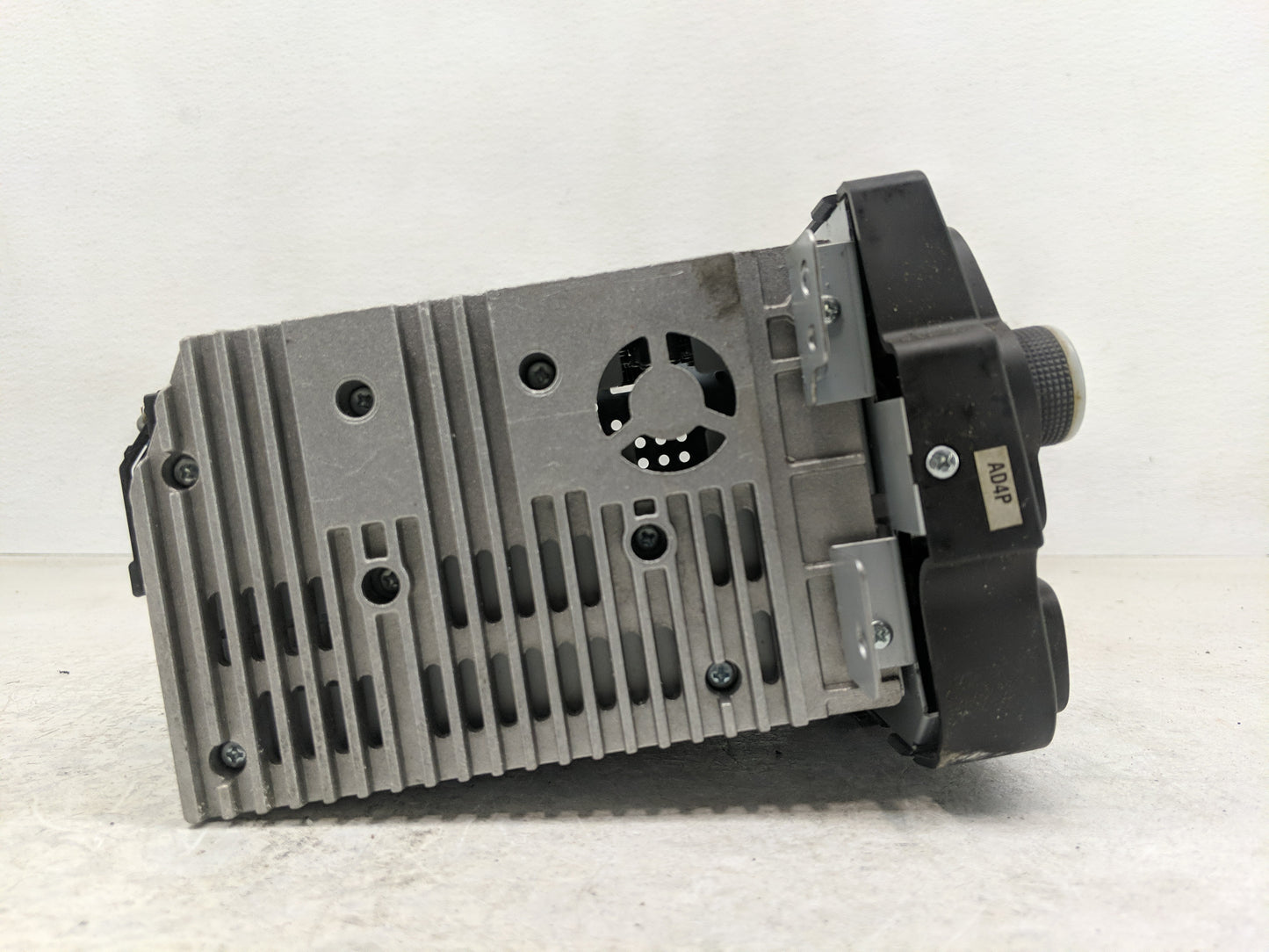 2014-2015 Chevrolet Spark Radio AM FM Cd Player Receiver Replacement P/N:94522210 Fits Fits 2014 2015 OEM Used Auto Parts - 