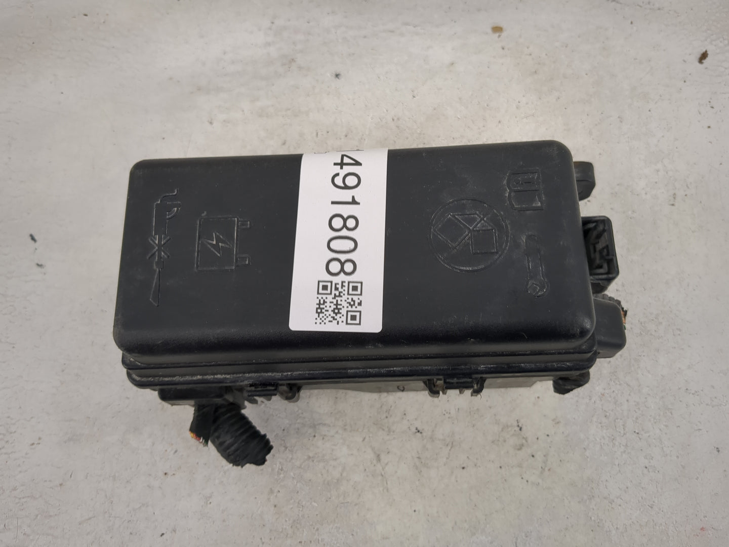 2013-2015 Chevrolet Spark Fusebox Fuse Box Panel Relay Module P/N:95389023 95408042 Fits Fits 2013 2015 OEM Used Auto Parts 