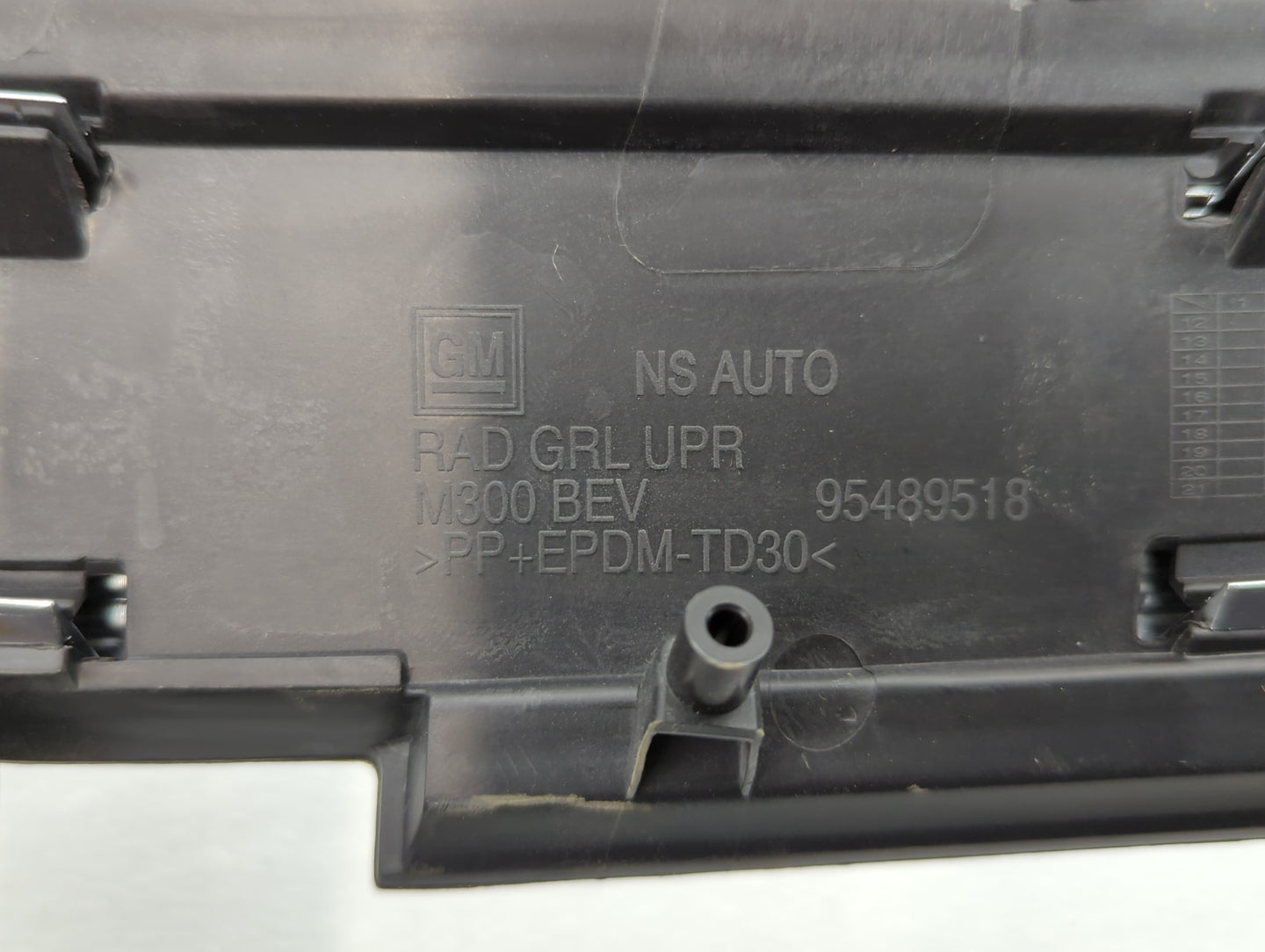 2014-2016 Chevrolet Spark Front Grille Bumper Not Included - Oemusedautoparts1.com