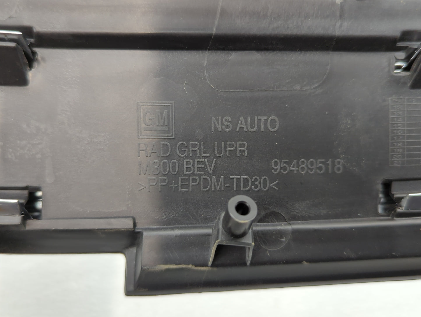 2014-2016 Chevrolet Spark Front Grille Bumper Not Included - Oemusedautoparts1.com