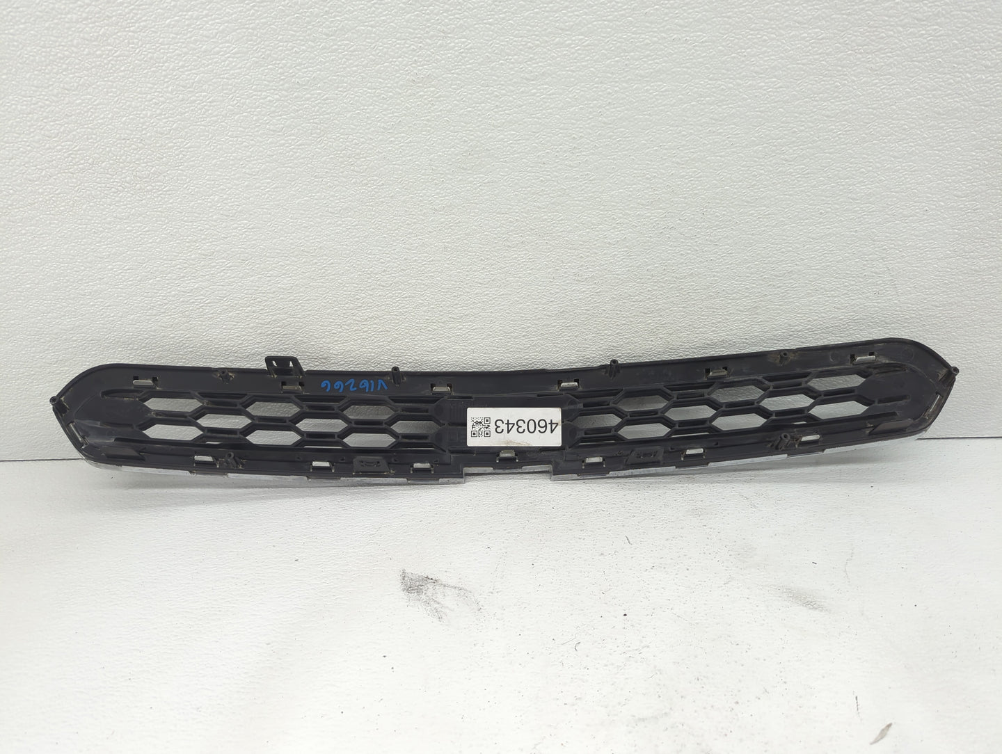 2015 Chevrolet Spark Front Grille Bumper Not Included - Oemusedautoparts1.com