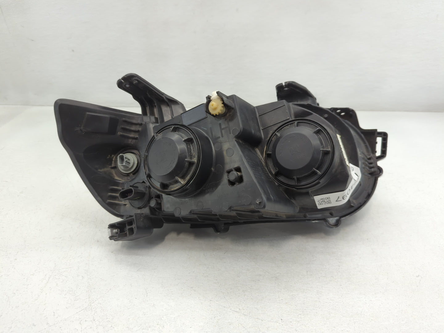 2013-2016 Chevrolet Spark Driver Left Oem Head Light Headlight Lamp - Oemusedautoparts1.com