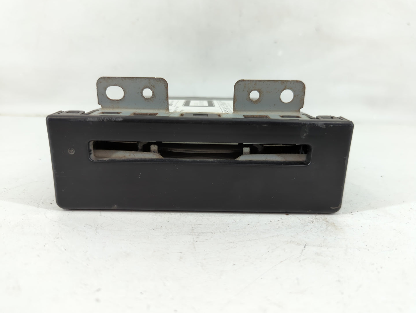 2015 Chevrolet Suburban Radio AM FM Cd Player Receiver Replacement P/N:13594480 Fits Fits 2014 OEM Used Auto Parts - Oemused