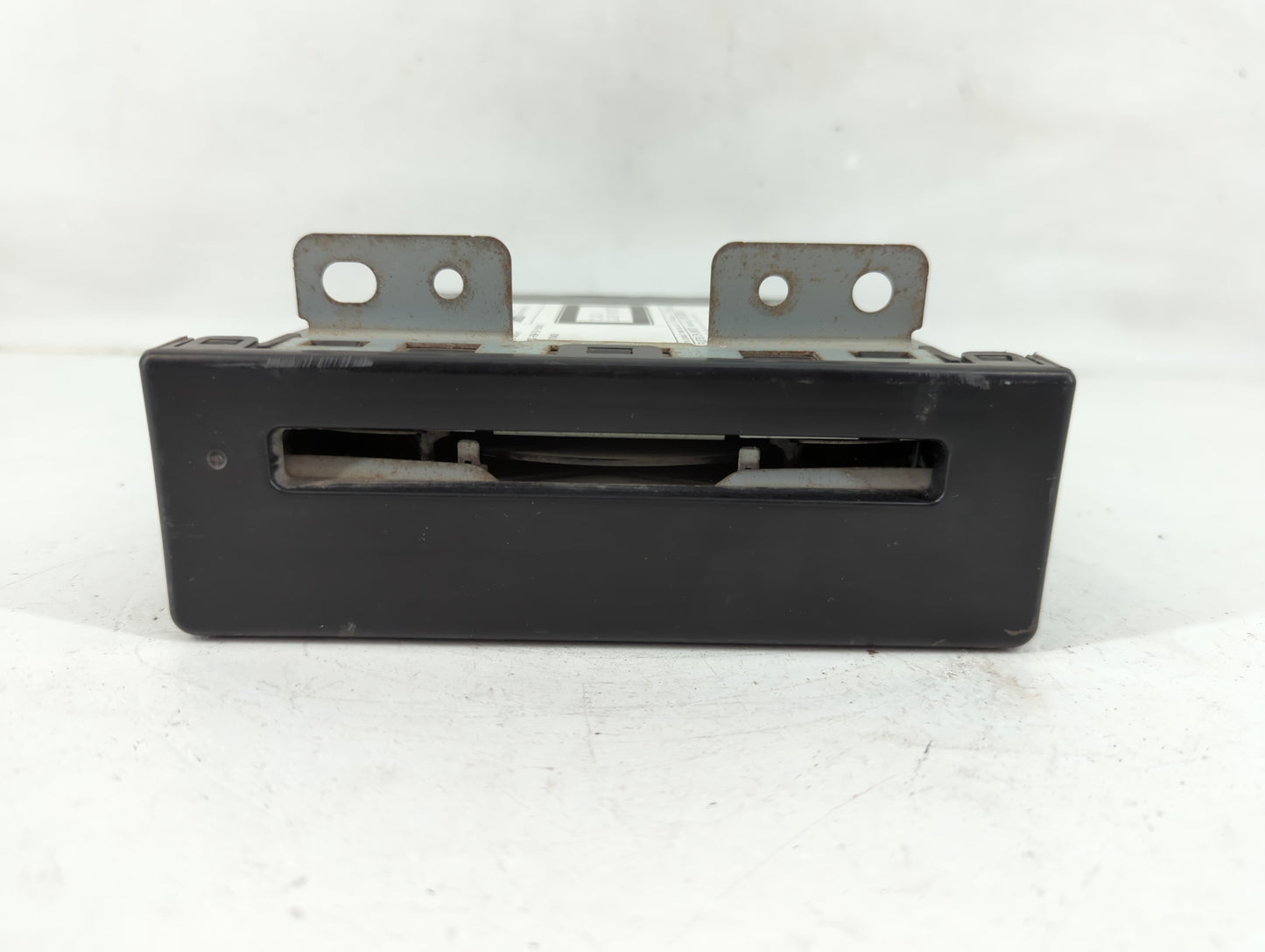 2015 Chevrolet Suburban Radio AM FM Cd Player Receiver Replacement P/N:13594480 Fits Fits 2014 OEM Used Auto Parts - Oemused