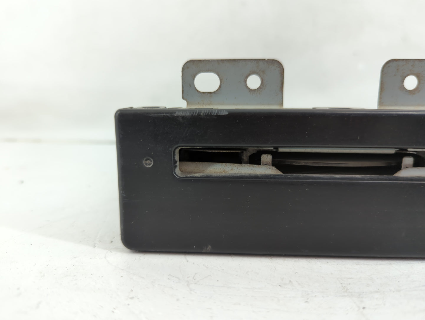2015 Chevrolet Suburban Radio AM FM Cd Player Receiver Replacement P/N:13594480 Fits Fits 2014 OEM Used Auto Parts - Oemused