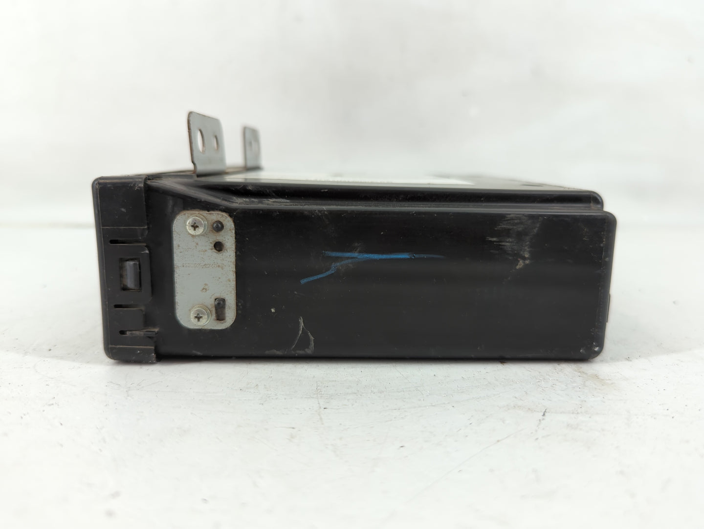 2015 Chevrolet Suburban Radio AM FM Cd Player Receiver Replacement P/N:13594480 Fits Fits 2014 OEM Used Auto Parts - Oemused