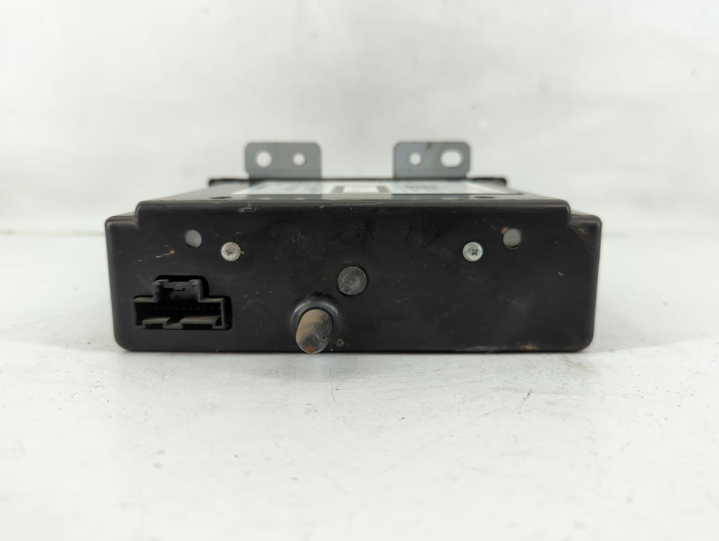 2015 Chevrolet Suburban Radio AM FM Cd Player Receiver Replacement P/N:13594480 Fits Fits 2014 OEM Used Auto Parts - Oemused