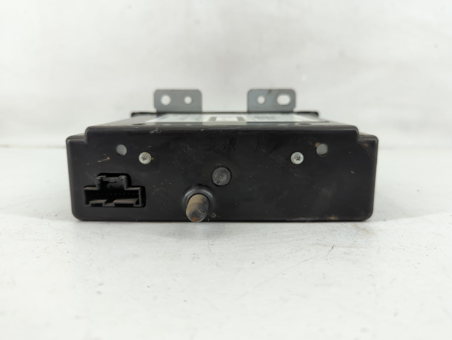 2015 Chevrolet Suburban Radio AM FM Cd Player Receiver Replacement P/N:13594480 Fits Fits 2014 OEM Used Auto Parts - Oemused