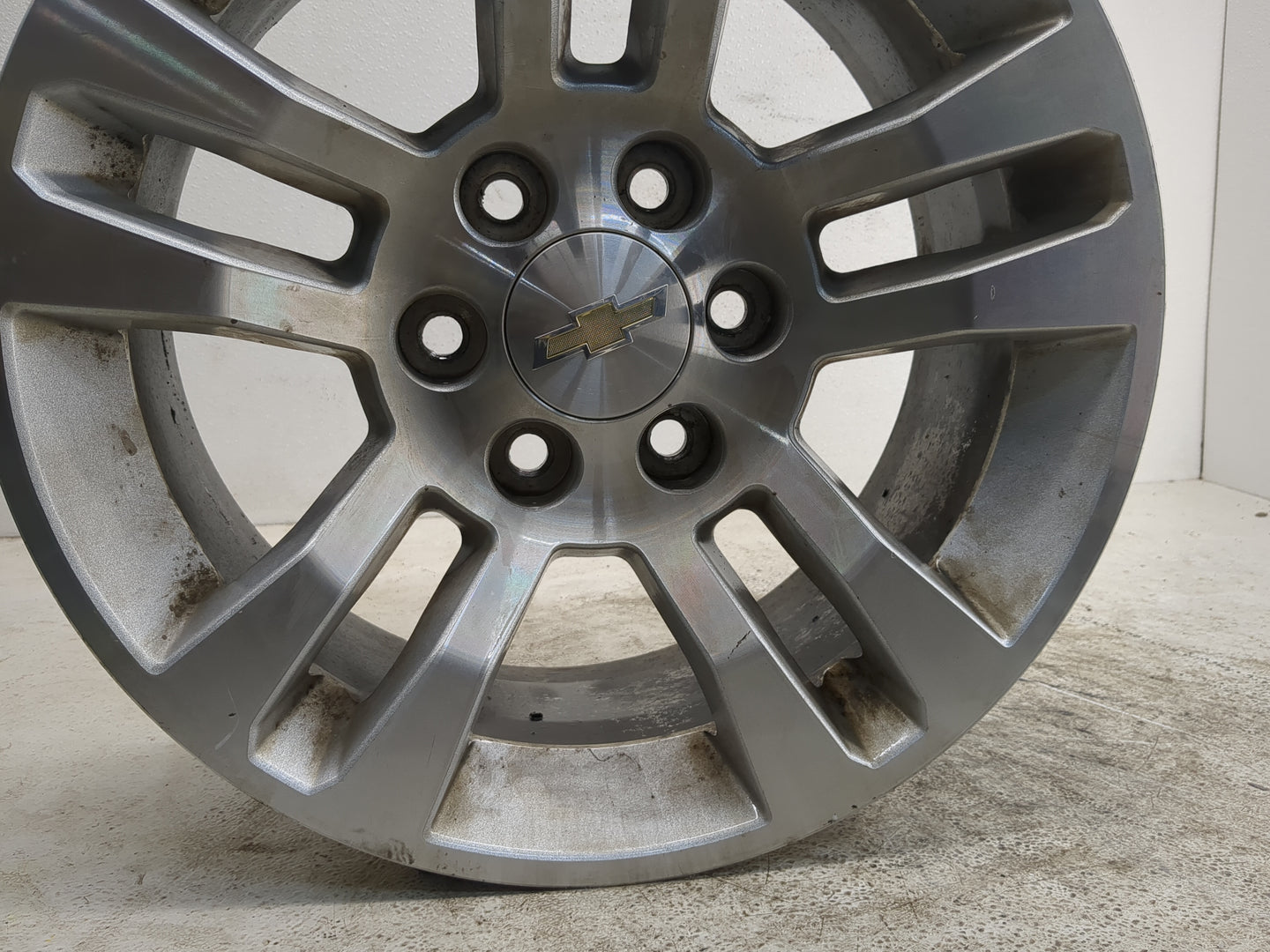 Chevrolet Suburban Oem Wheel Rim - Oemusedautoparts1.com