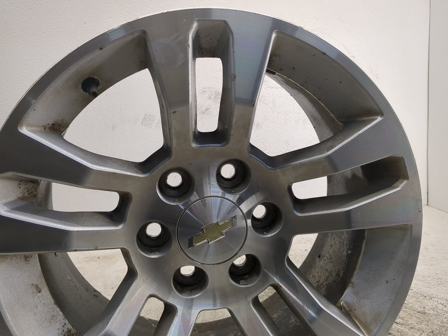 Chevrolet Suburban Oem Wheel Rim - Oemusedautoparts1.com