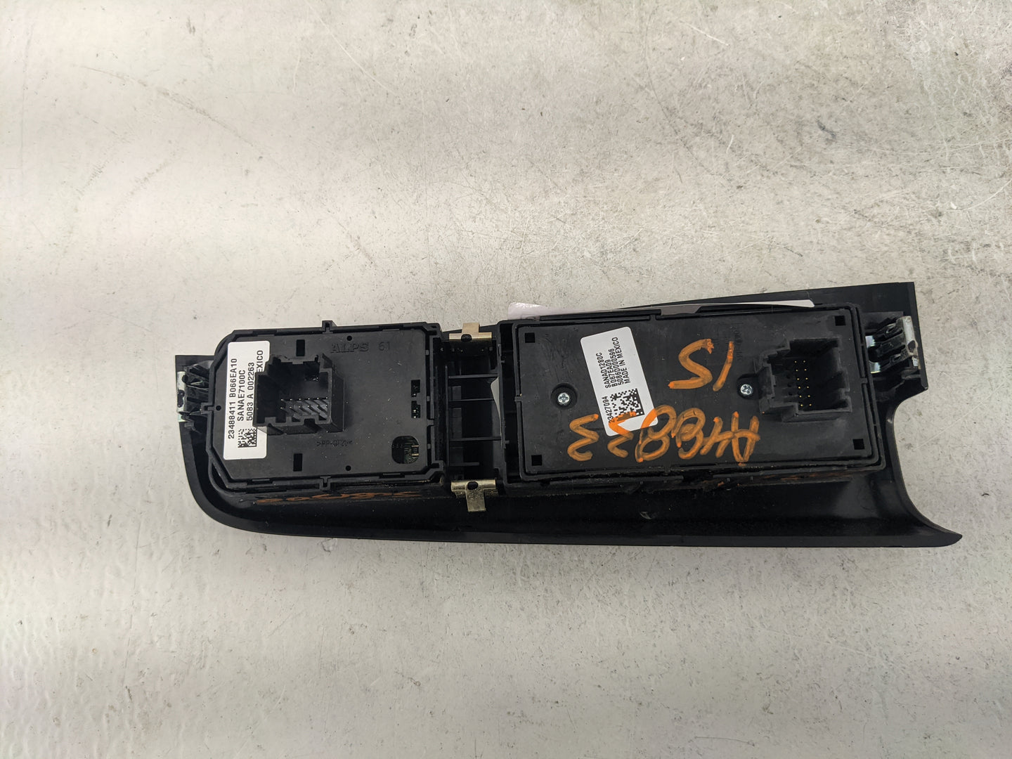 2016-2018 Chevrolet Suburban Master Power Window Switch Replacement Driver Side Left P/N:23488411 B066EA10 Fits OEM Used Aut