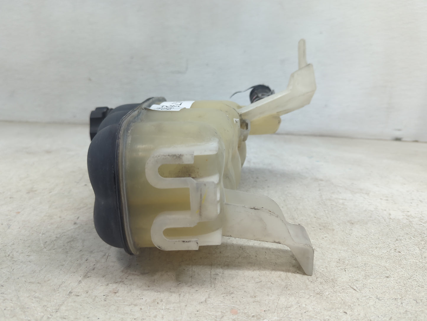 2016 Chevrolet Suburban Radiator Coolant Overflow Expansion Tank Bottle - Oemusedautoparts1.com