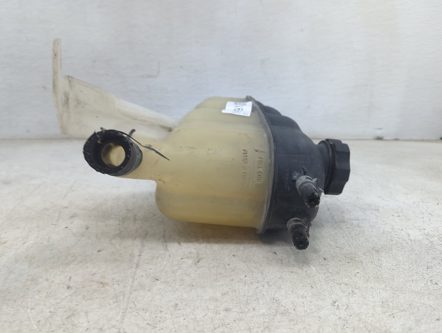 2016 Chevrolet Suburban Radiator Coolant Overflow Expansion Tank Bottle - Oemusedautoparts1.com