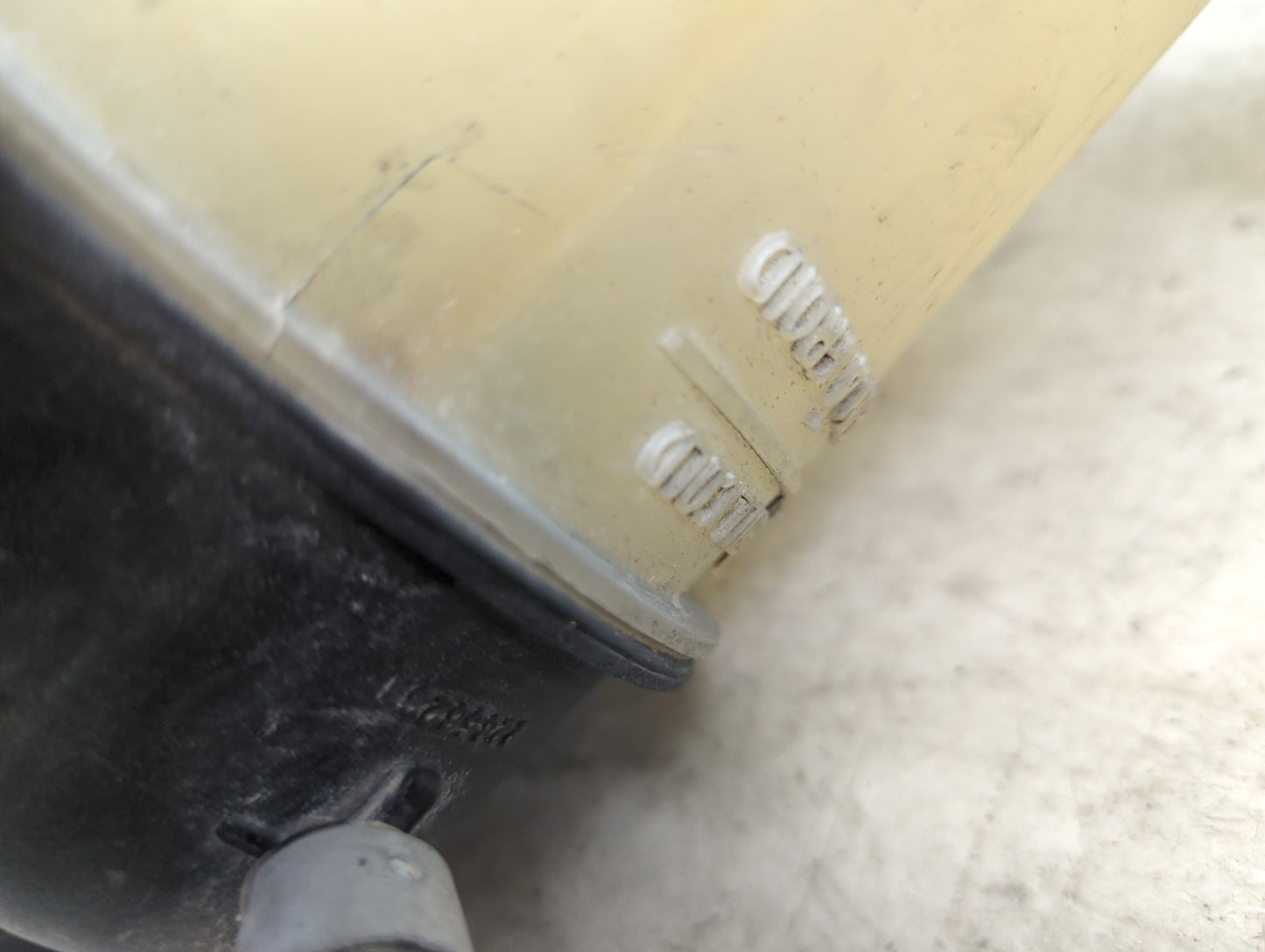 2016 Chevrolet Suburban Radiator Coolant Overflow Expansion Tank Bottle - Oemusedautoparts1.com