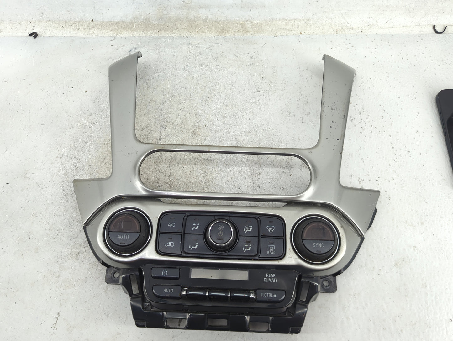 2016-2017 Chevrolet Suburban Climate Control Module Temperature AC/Heater Replacement P/N:23449657 815372982 Fits OEM Used A