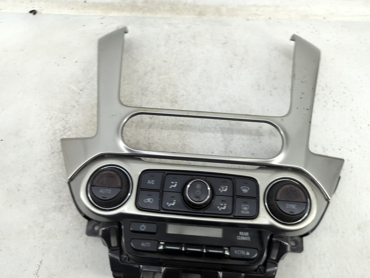 2016-2017 Chevrolet Suburban Climate Control Module Temperature AC/Heater Replacement P/N:23449657 815372982 Fits OEM Used A