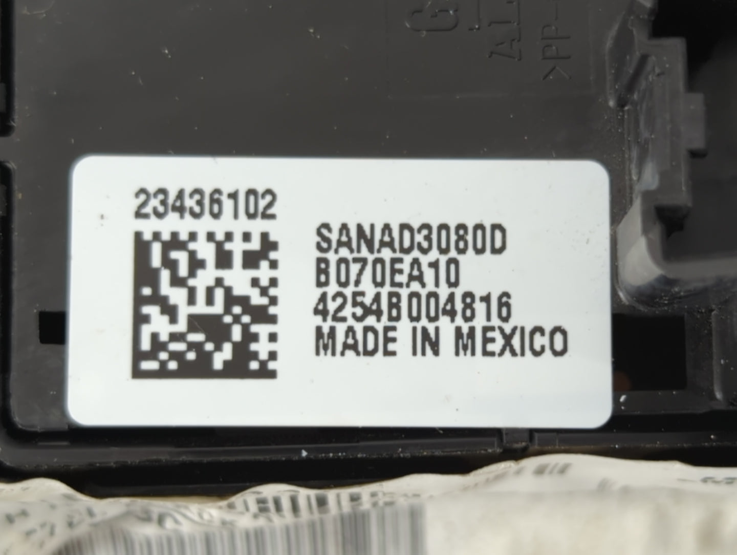 2015 Chevrolet Suburban Passenger Right Power Window Switch - Oemusedautoparts1.com