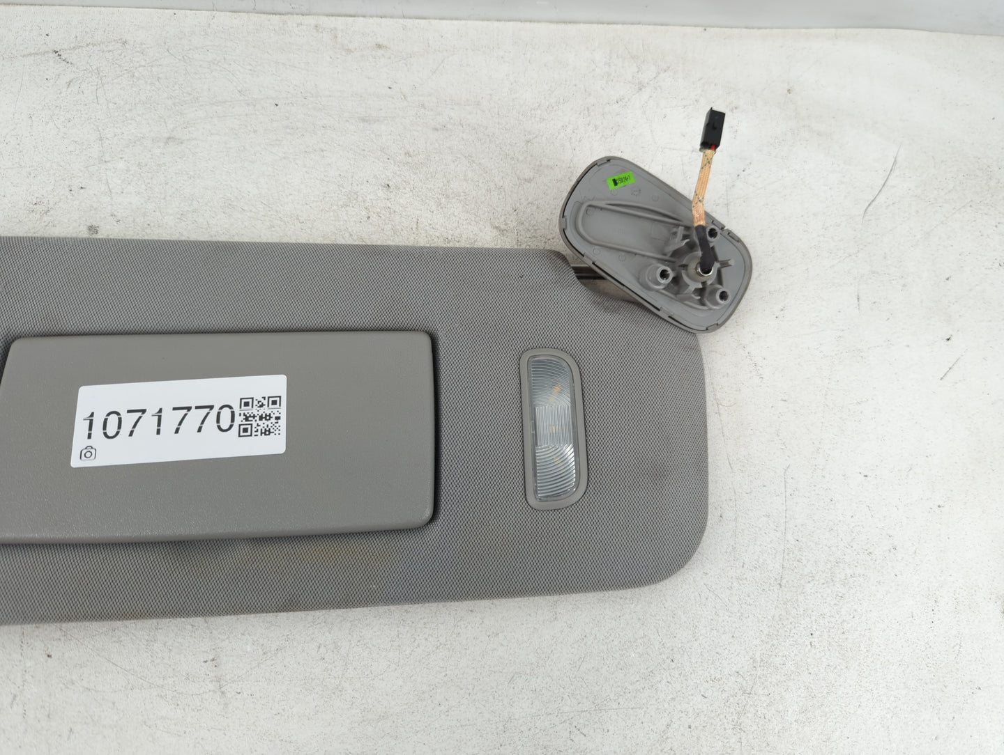 2015 Chevrolet Suburban 1500 Sun Visor Shade Replacement Passenger Right Mirror Fits Fits 2016 2017 2018 2019 2020 OEM Used 