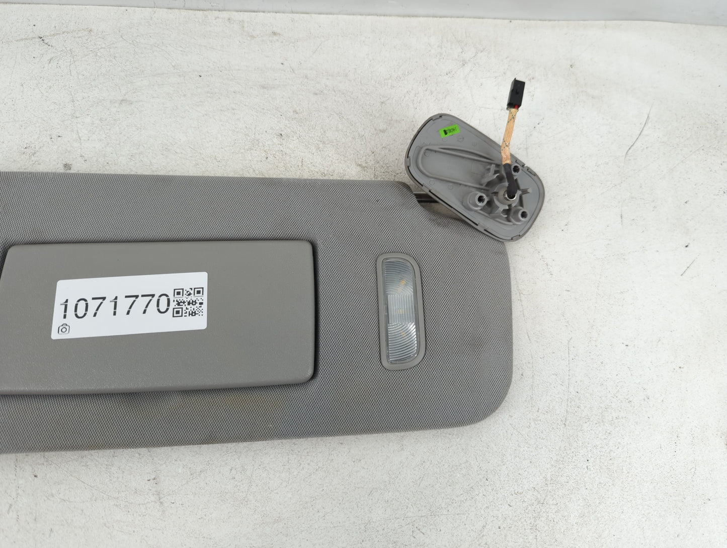 2015 Chevrolet Suburban 1500 Sun Visor Shade Replacement Passenger Right Mirror Fits Fits 2016 2017 2018 2019 2020 OEM Used 