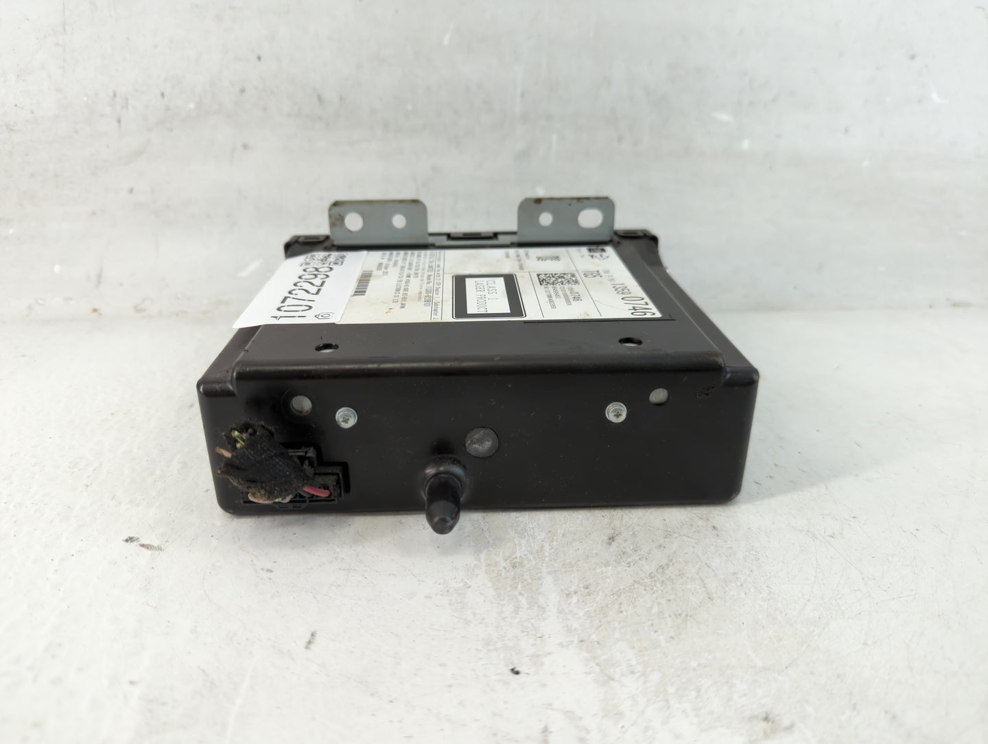2015 Chevrolet Suburban 1500 Radio AM FM Cd Player Receiver Replacement P/N:13590746 Fits Fits 2014 OEM Used Auto Parts - Oe