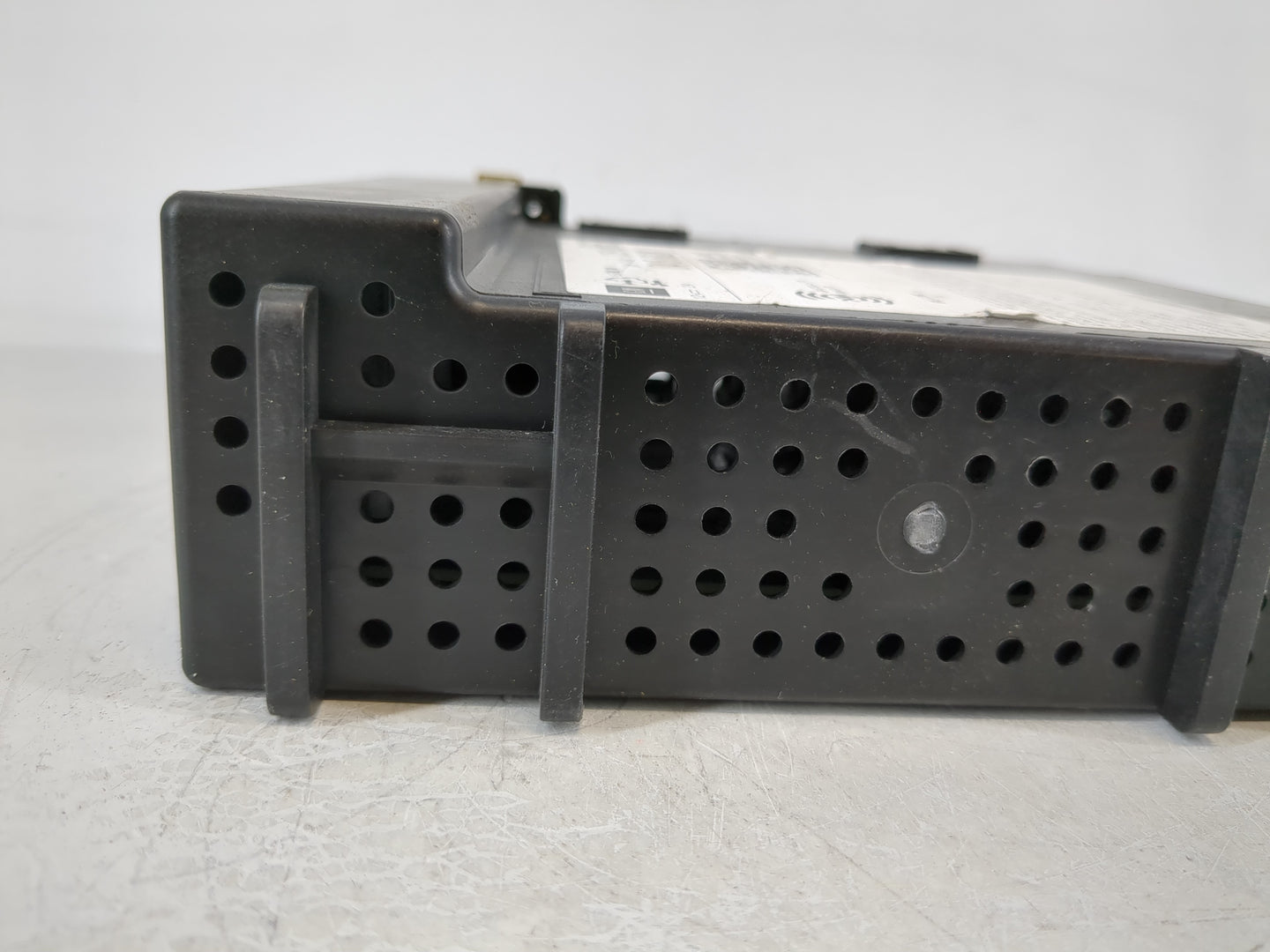 2015 Chevrolet Suburban 1500 Radio AM FM Cd Player Receiver Replacement P/N:13598663 Fits OEM Used Auto Parts - Oemusedautop