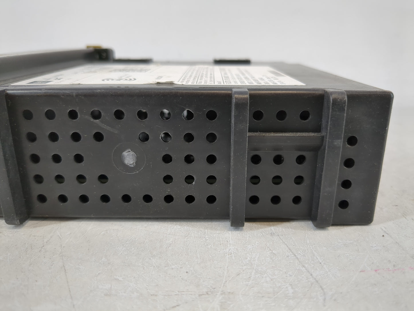 2015 Chevrolet Suburban 1500 Radio AM FM Cd Player Receiver Replacement P/N:13598663 Fits OEM Used Auto Parts - Oemusedautop