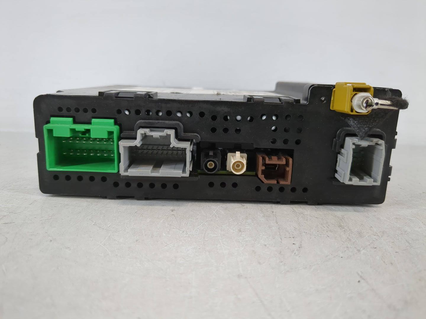 2015 Chevrolet Suburban 1500 Radio AM FM Cd Player Receiver Replacement P/N:13598663 Fits OEM Used Auto Parts - Oemusedautop