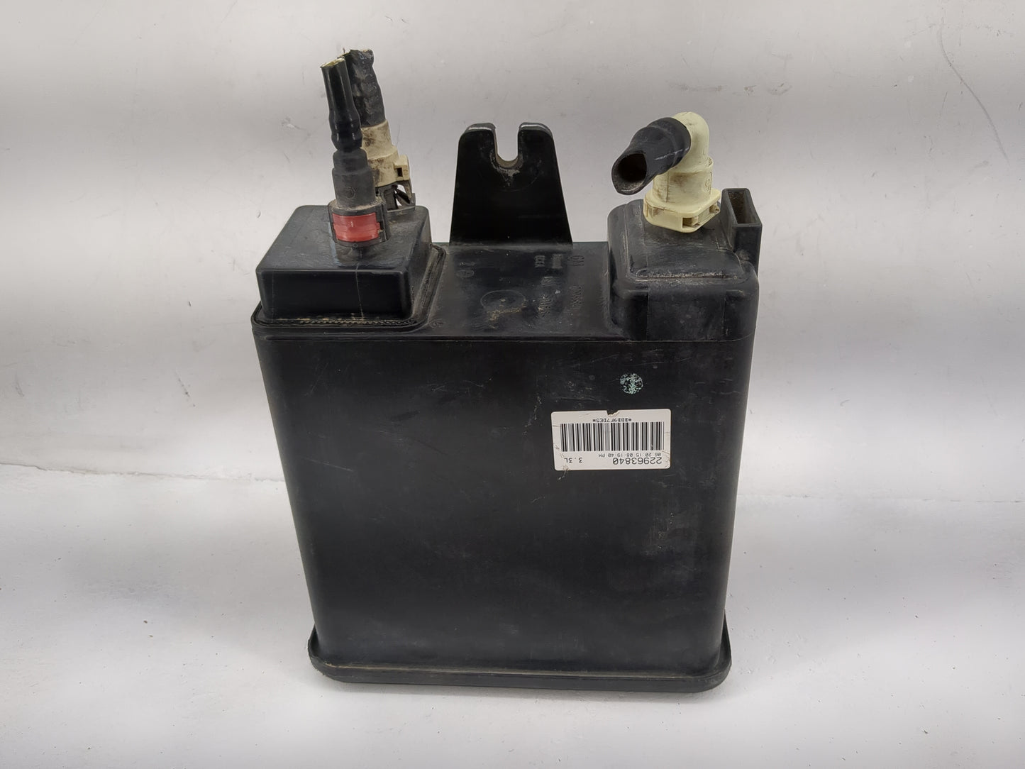 2015 Chevrolet Suburban 1500 Fuel Vapor Charcoal Canister - Oemusedautoparts1.com